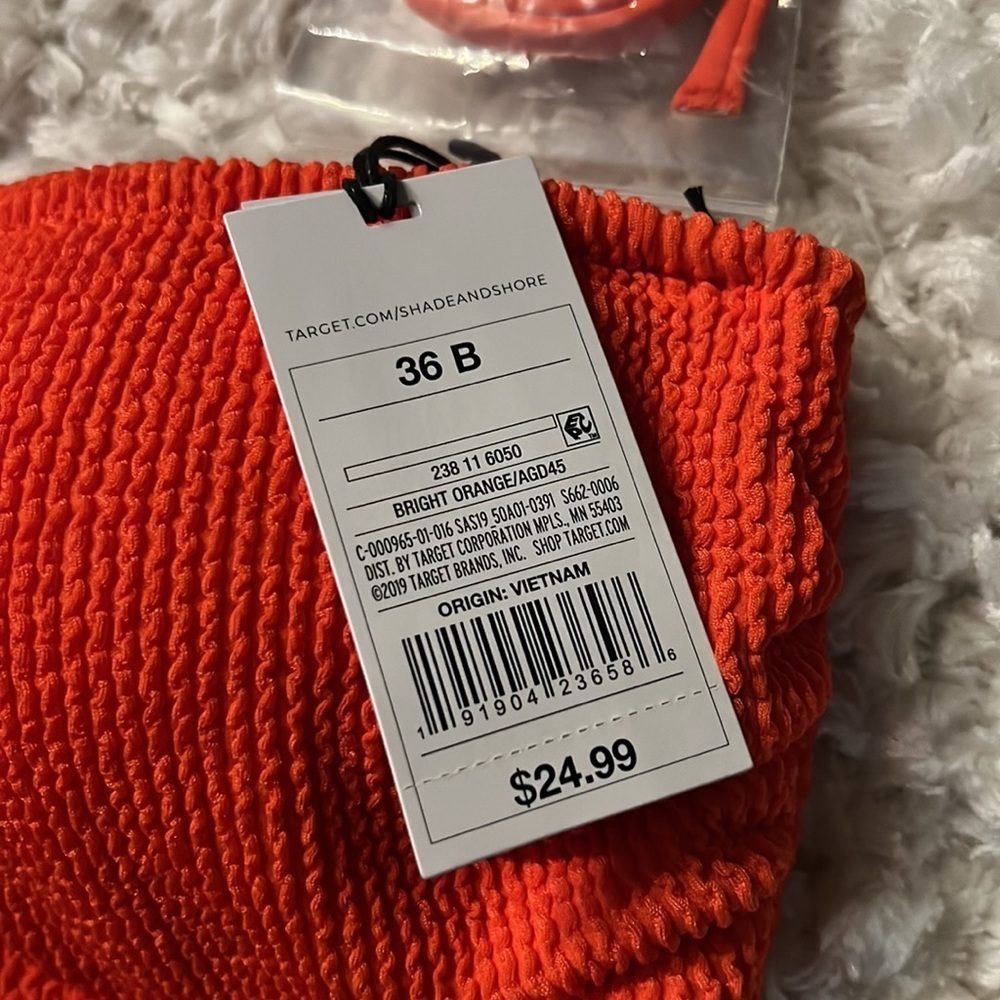 Nwt 36B swim bikini top - Picture 2 of 3